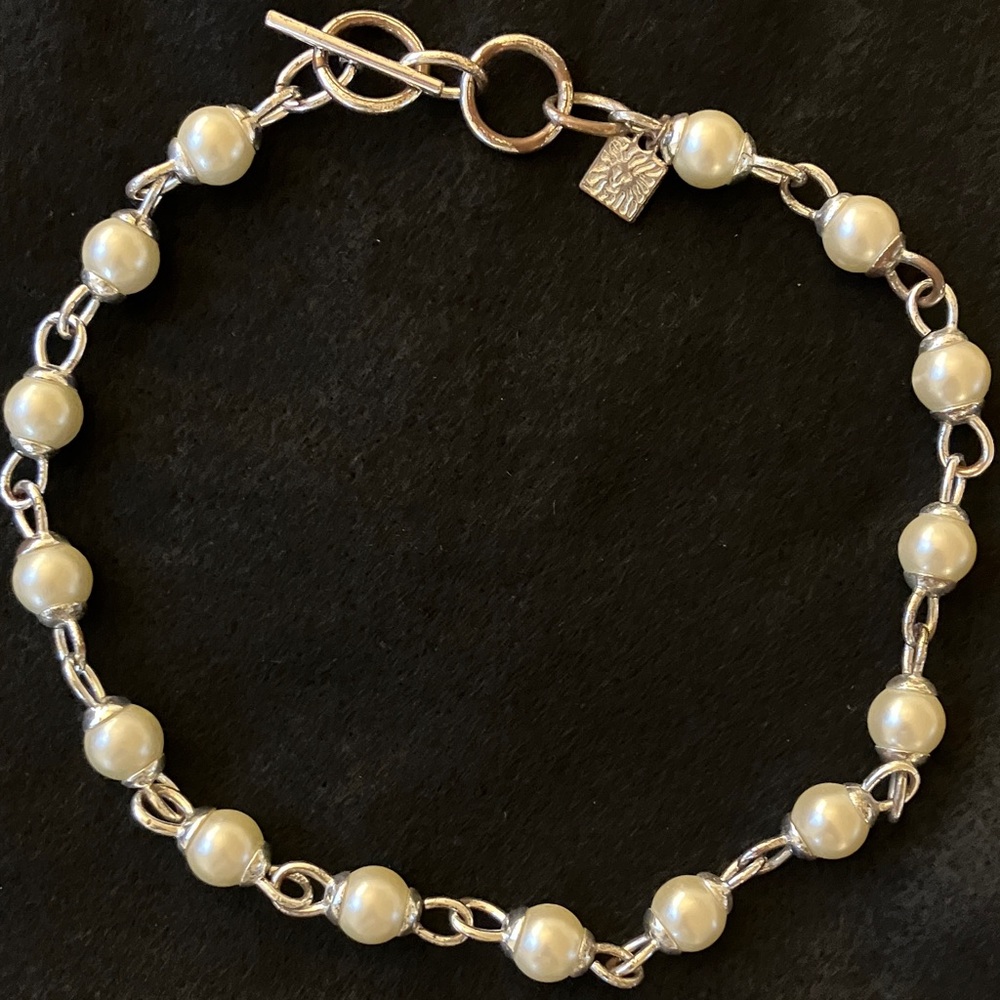 Elegant Silver Pearl Necklace